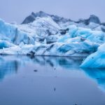 Foto de un glaciar impresionante, fuente vital de agua dulce
