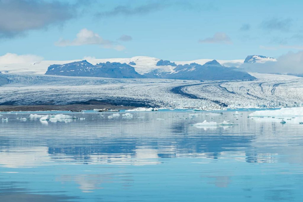 Deshielo de un glaciar: Impacto del cambio climático en los glaciares