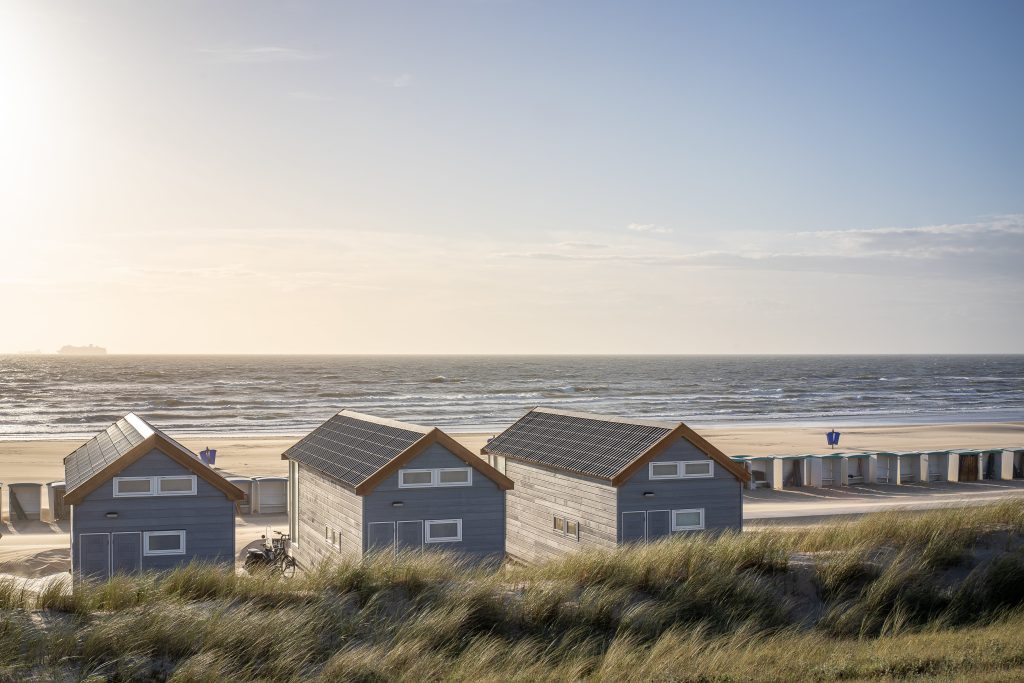 playa-vestidores-cabanas-descanso-min